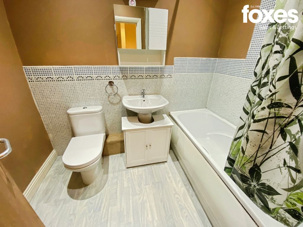 Property photo 3 of 7 4723503