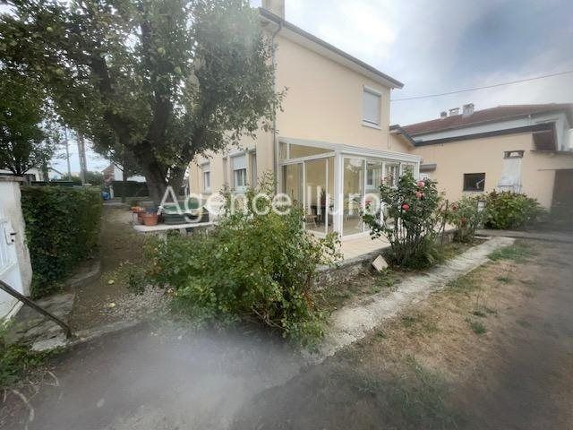 Property photo 1 of 13 Oloron Ste Marie Villa In A Quiet Neighborhood Close To All Amenities