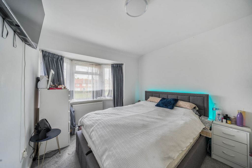 Property photo 2 of 14 Bedroom 1