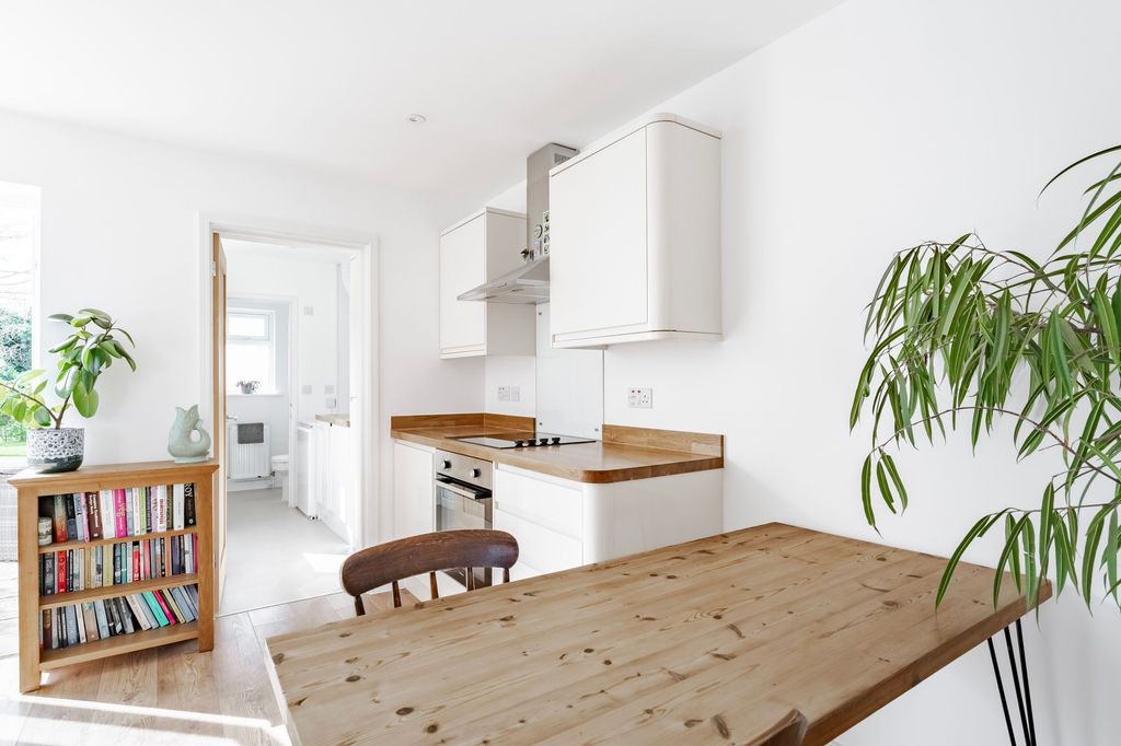 Property photo 3 of 20