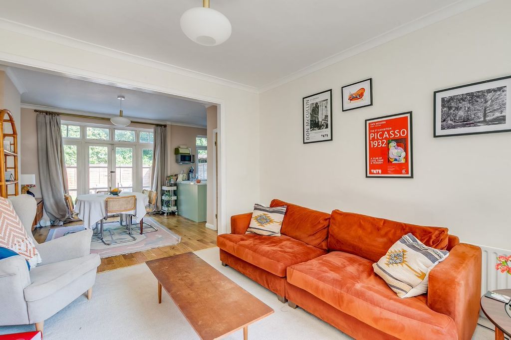 Property photo 2 of 25