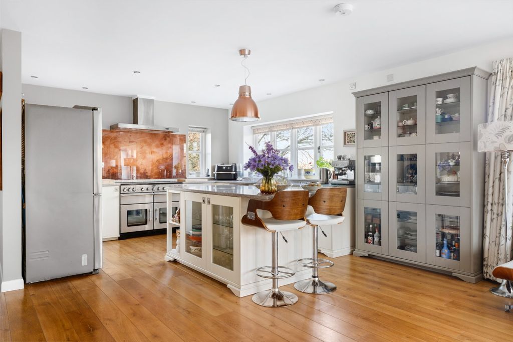 Property photo 3 of 22 Picture No. 11