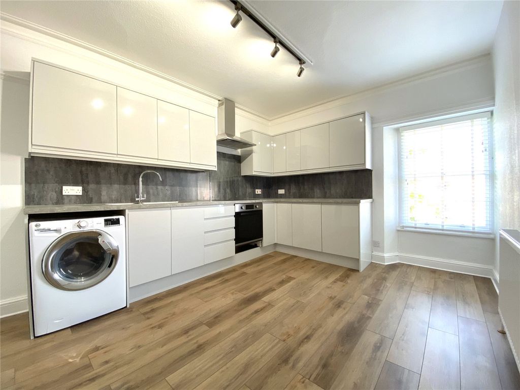 Property photo 3 of 10 Picture No. 04