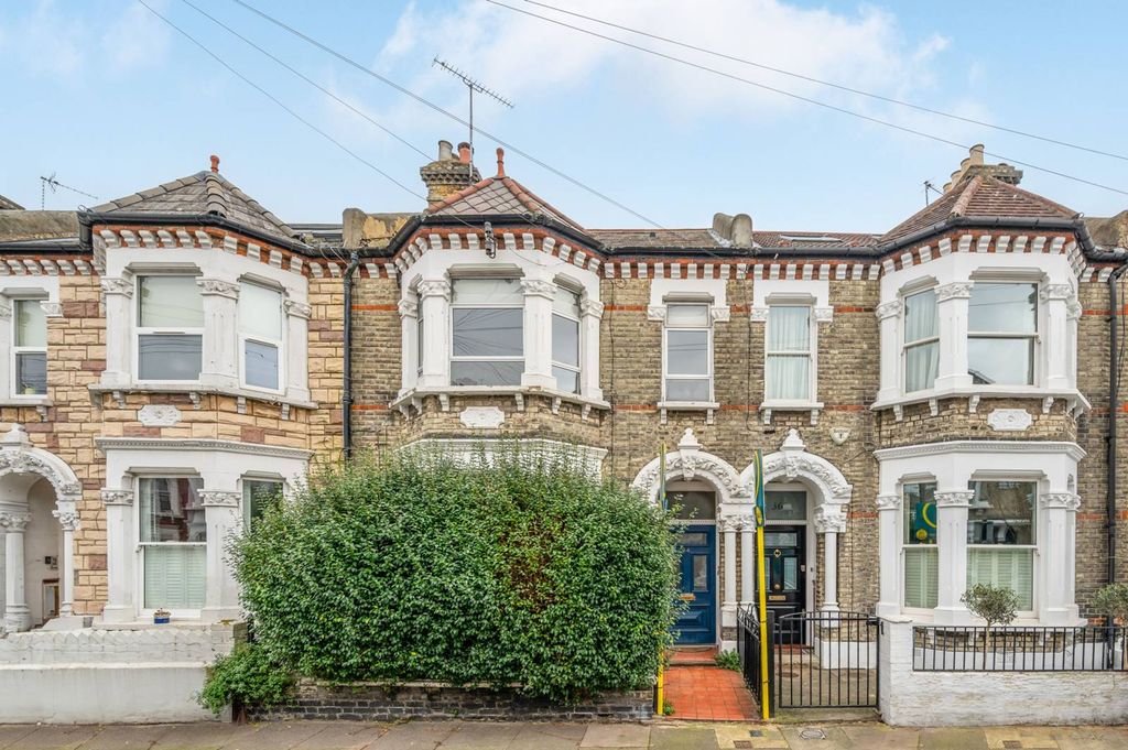 Property photo 2 of 11