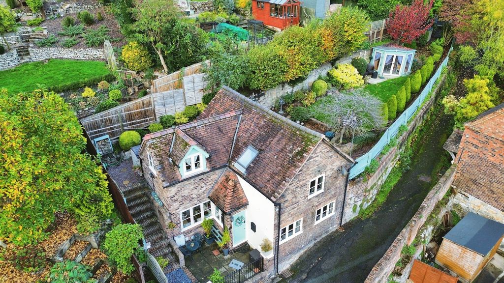 Property photo 2 of 21