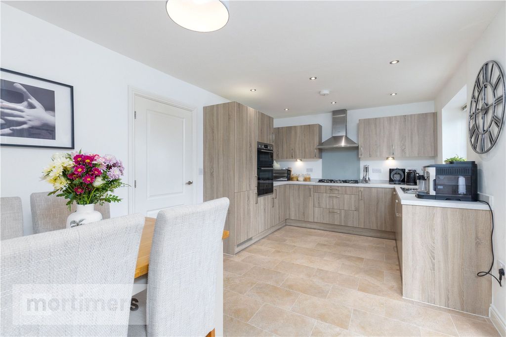 Property photo 2 of 24 Kitchen/Diner