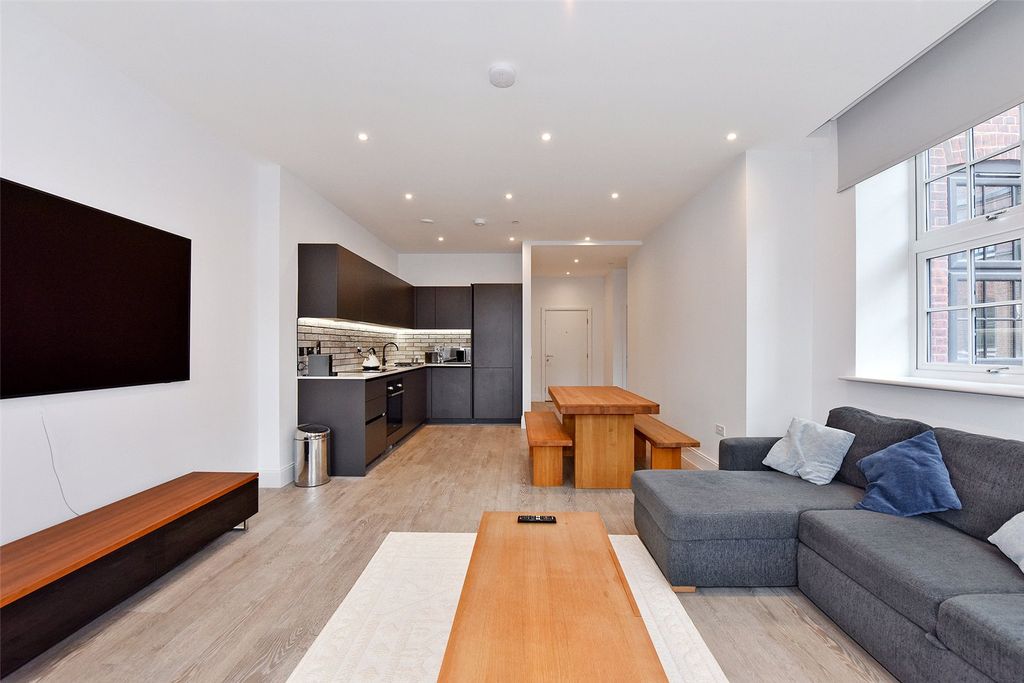 Property photo 1 of 16 Reception/ Kitchen