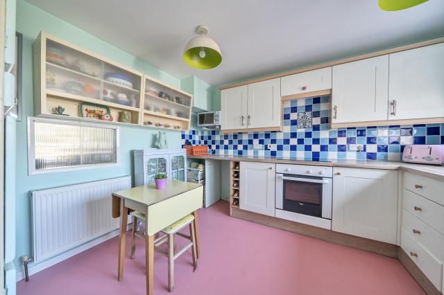 Property photo 3 of 22 Kitchen
