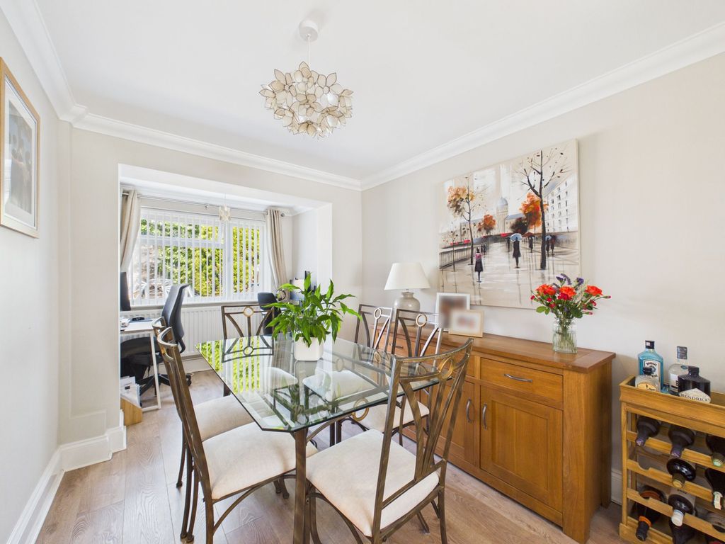 Property photo 3 of 18 Dining Room