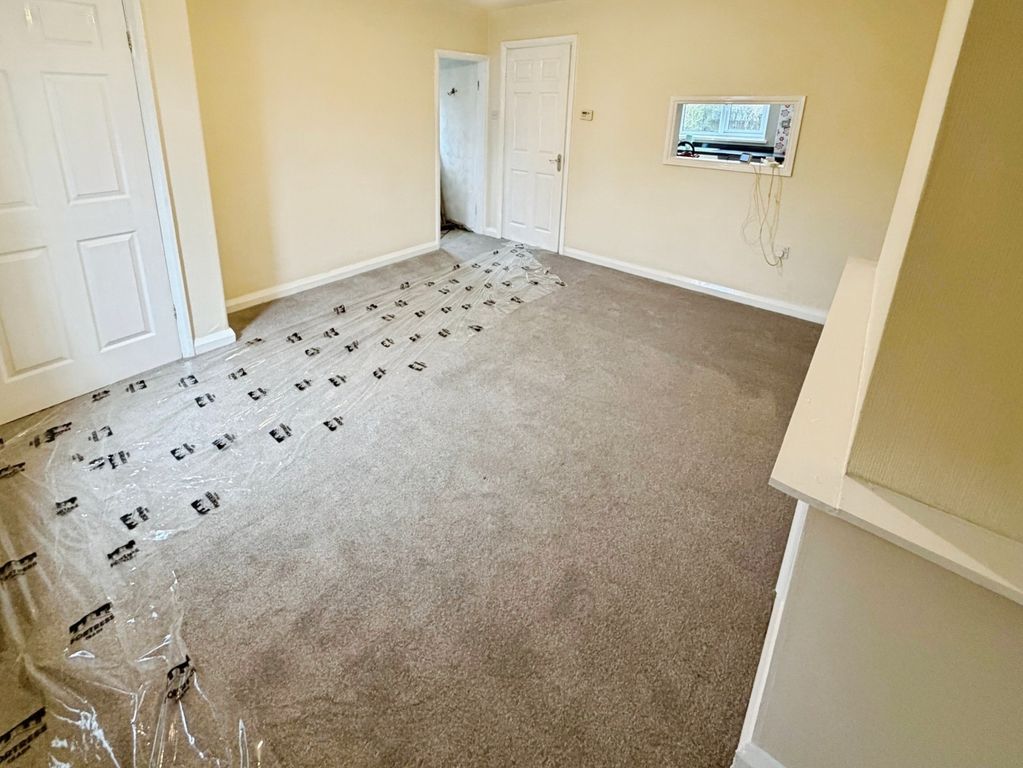 Property photo 3 of 10 Lounge