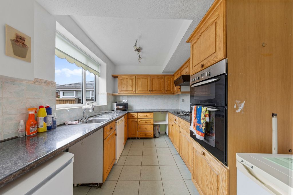 Property photo 3 of 22