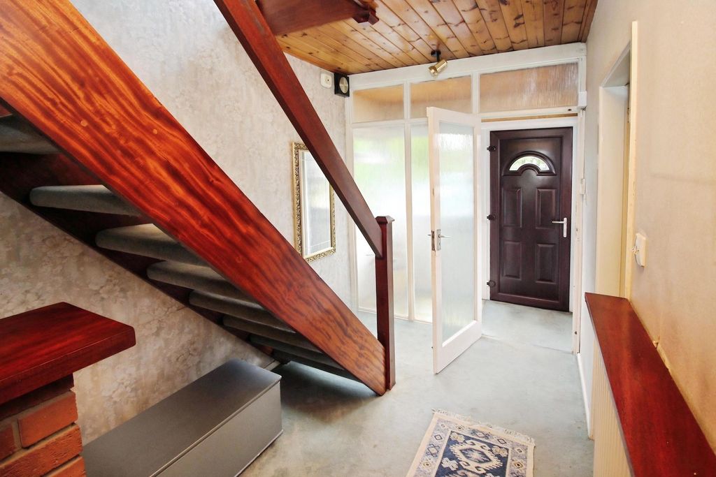 Property photo 3 of 23