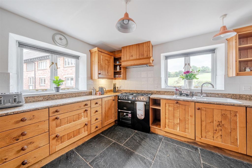 Property photo 2 of 18 2