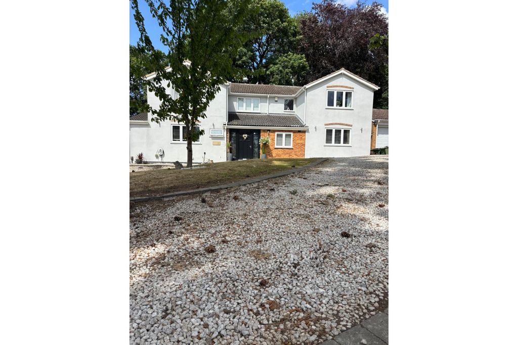 Property photo 2 of 22