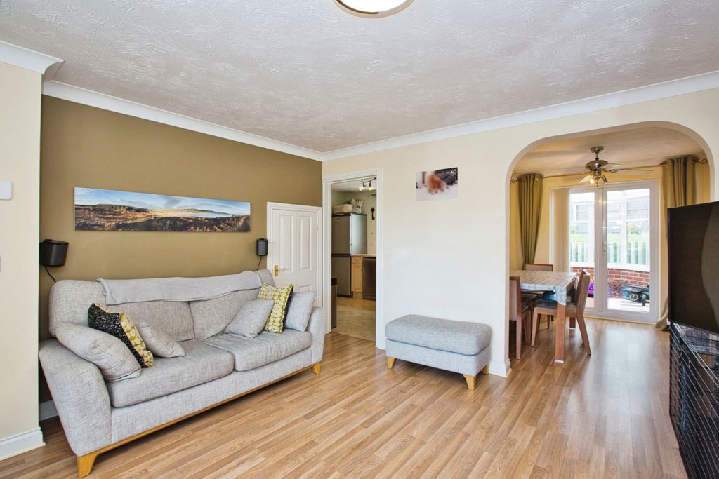 Property photo 2 of 14 Living Room