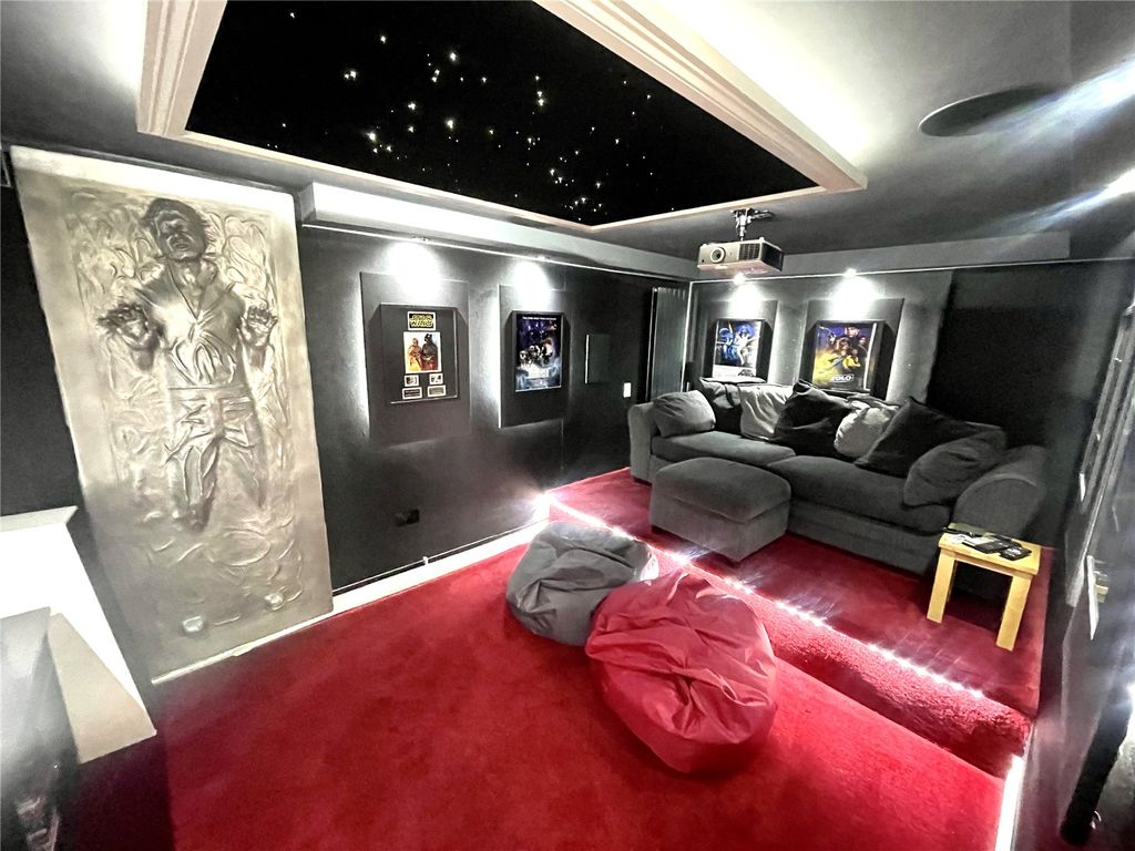 Property photo 3 of 29 Picture No. 06