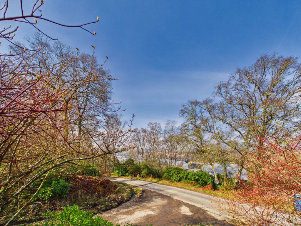 Property photo 2 of 31