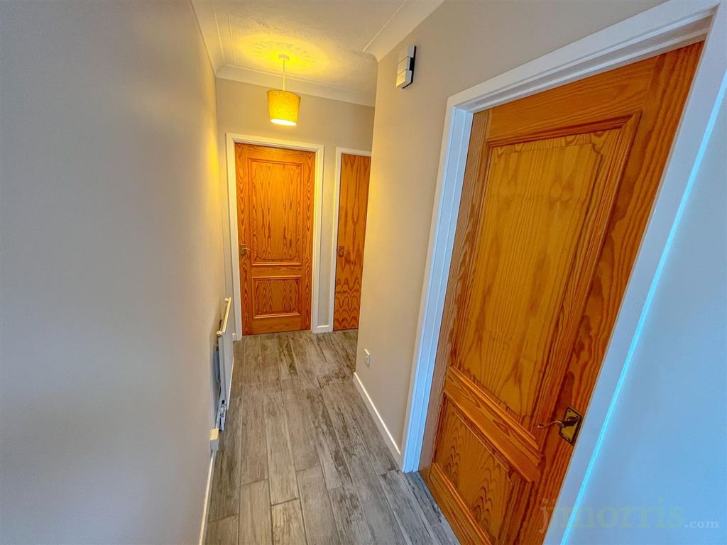 Property photo 3 of 21 Hall