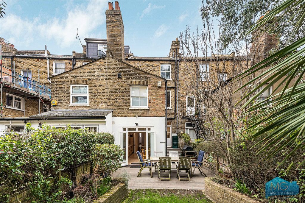 Property photo 3 of 31 Picture No. 18