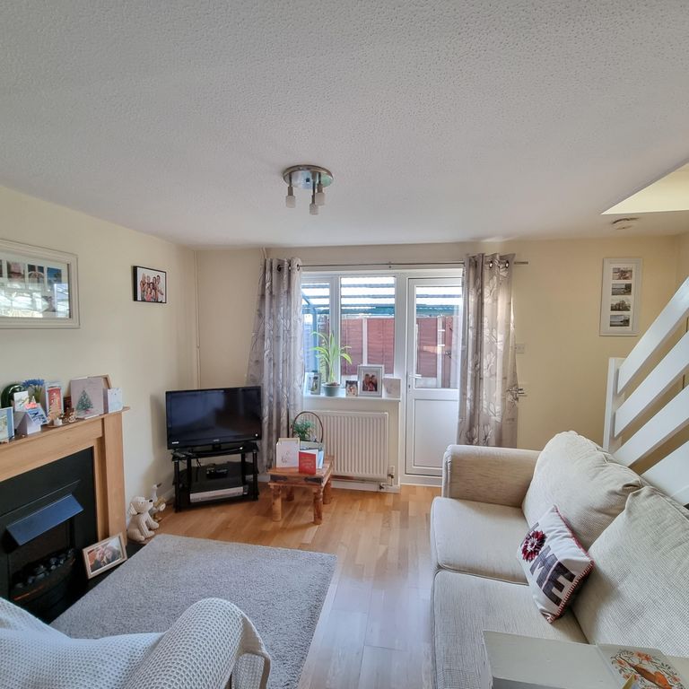 Property photo 2 of 8