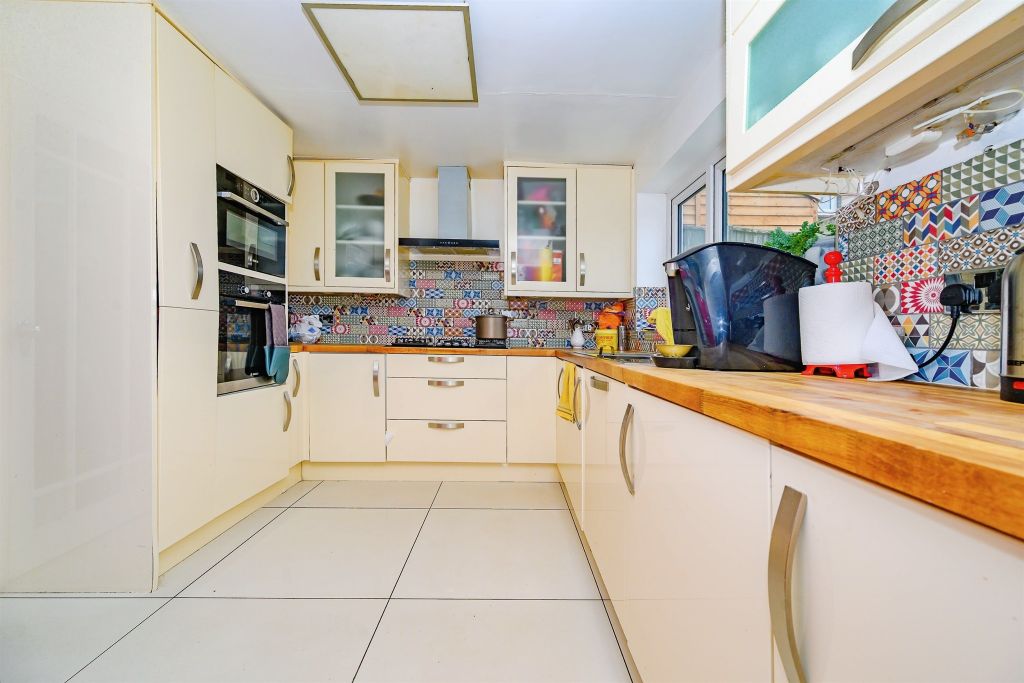 Property photo 3 of 18