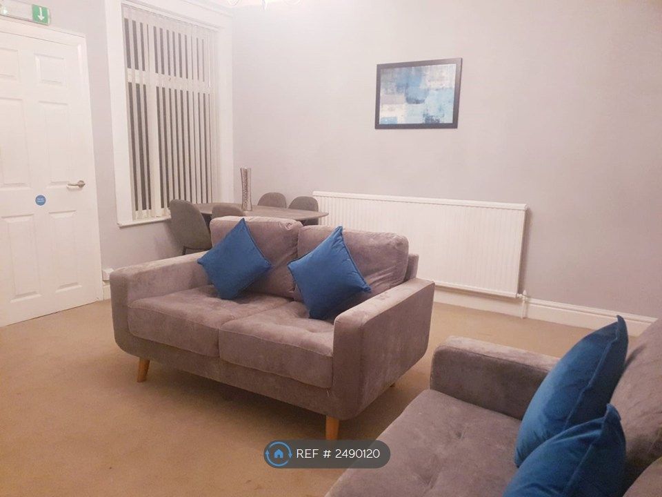 Property photo 3 of 9 Communal Lounge
