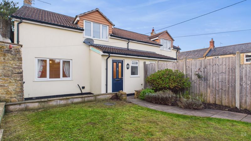 Property photo 1 of 16 Photo 4