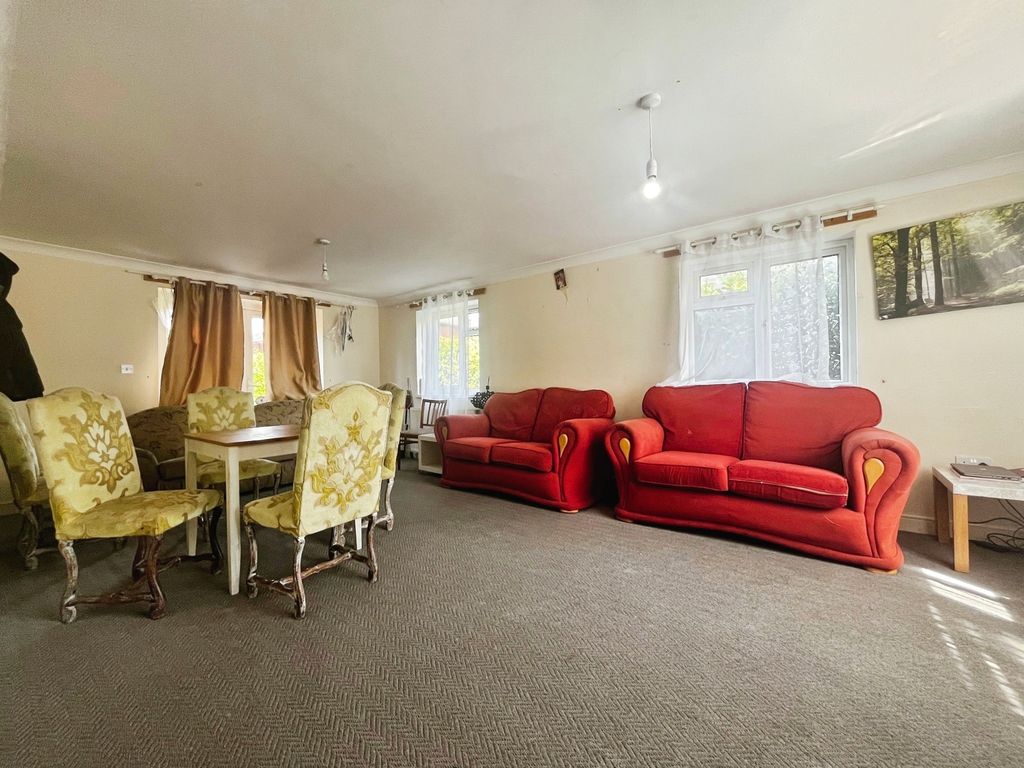 Property photo 2 of 12 Pbox-Img.Jpg