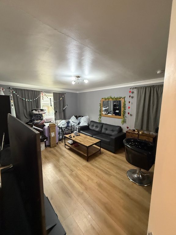 Property photo 1 of 4