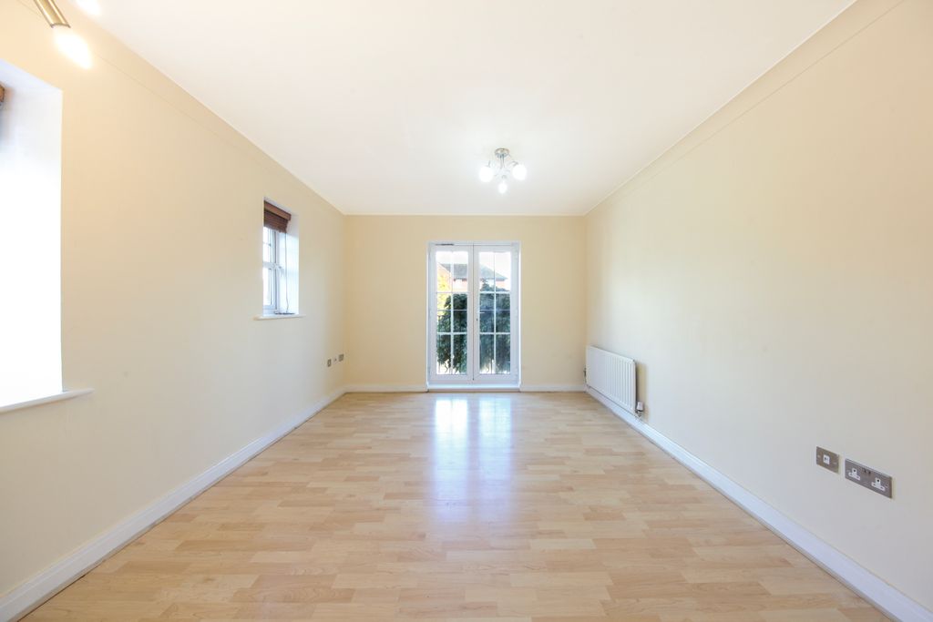 Property photo 3 of 12 18 Seaton Square - 8Jtjfjvherxwbqo1Paku