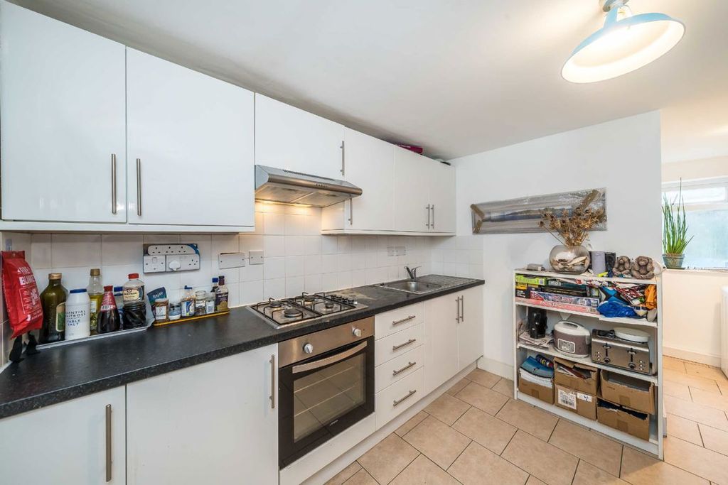 Property photo 3 of 5