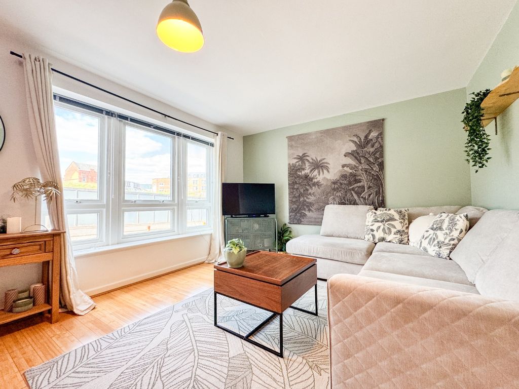 Property photo 3 of 13 4222446