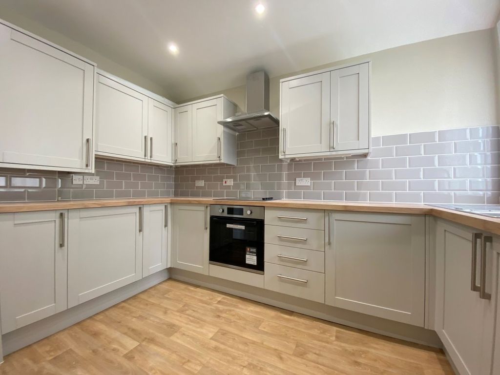 Property photo 3 of 7 Gallery