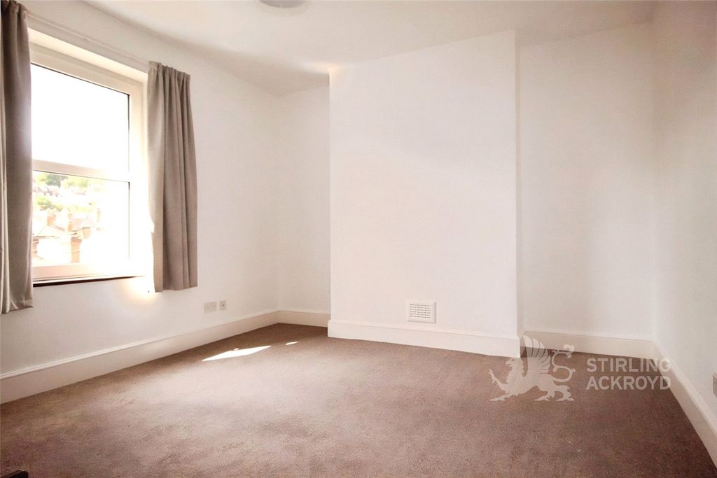 Property photo 3 of 6 Bedroom