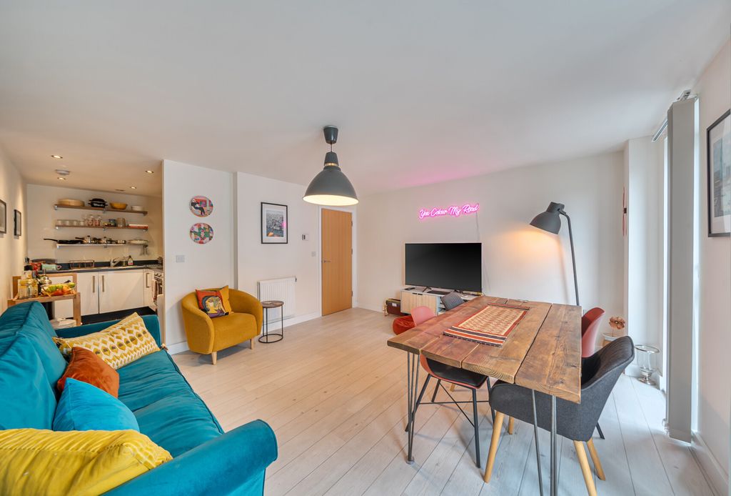 Property photo 1 of 10 1417915-14-69970A...