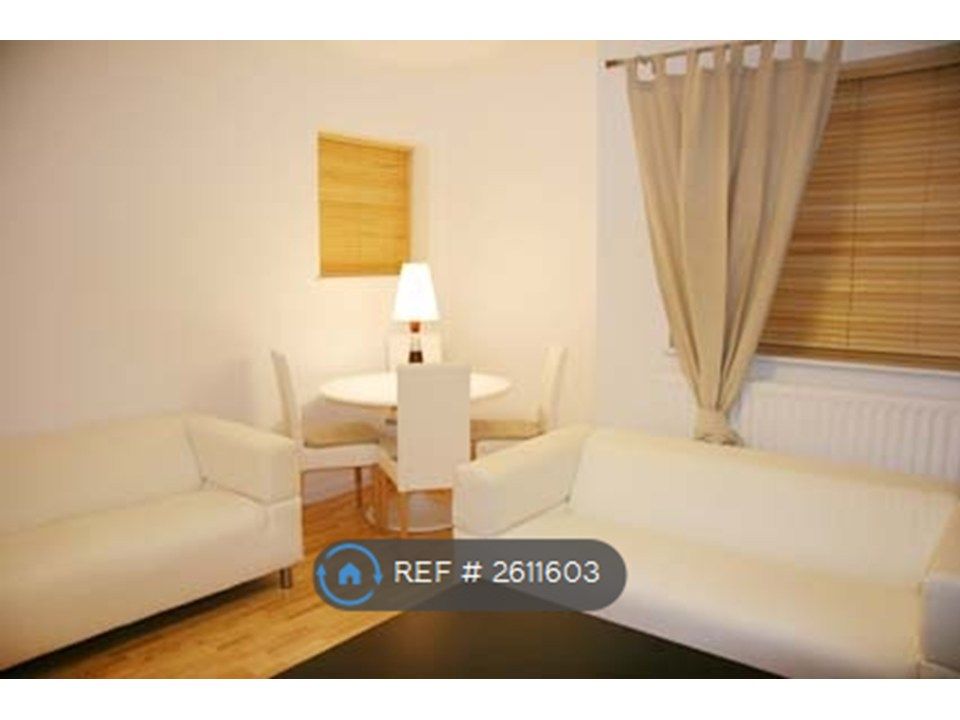 Property photo 1 of 11 Lounge 001