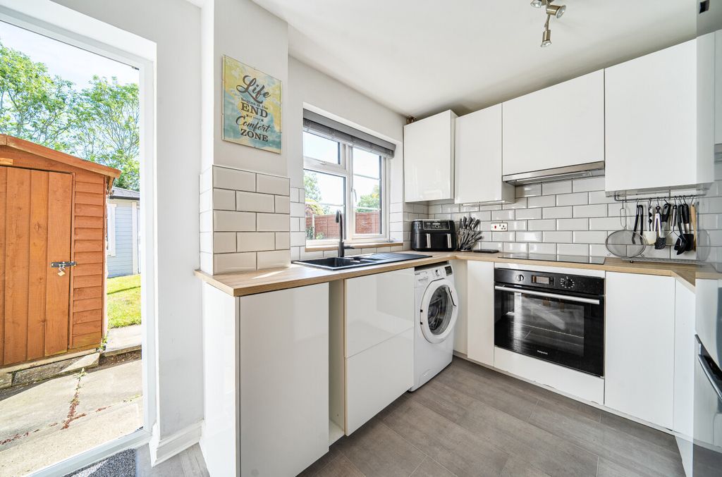 Property photo 3 of 20 1465779-11-6A101d...