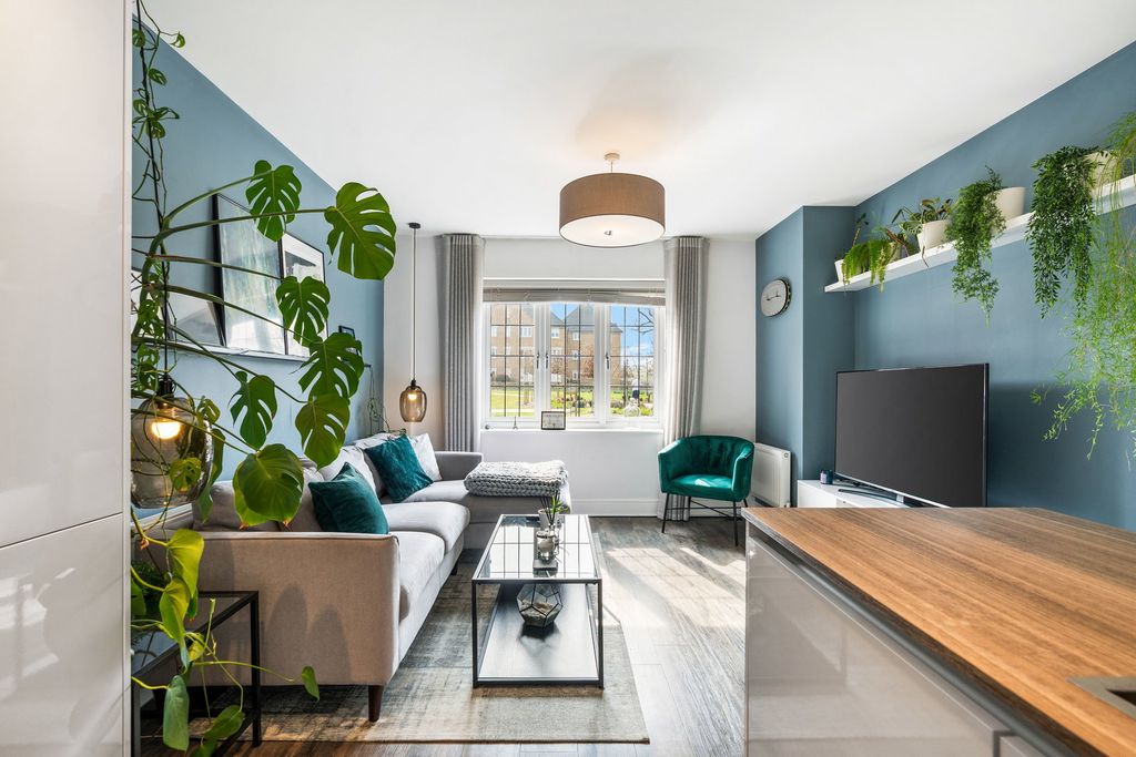 Property photo 2 of 12