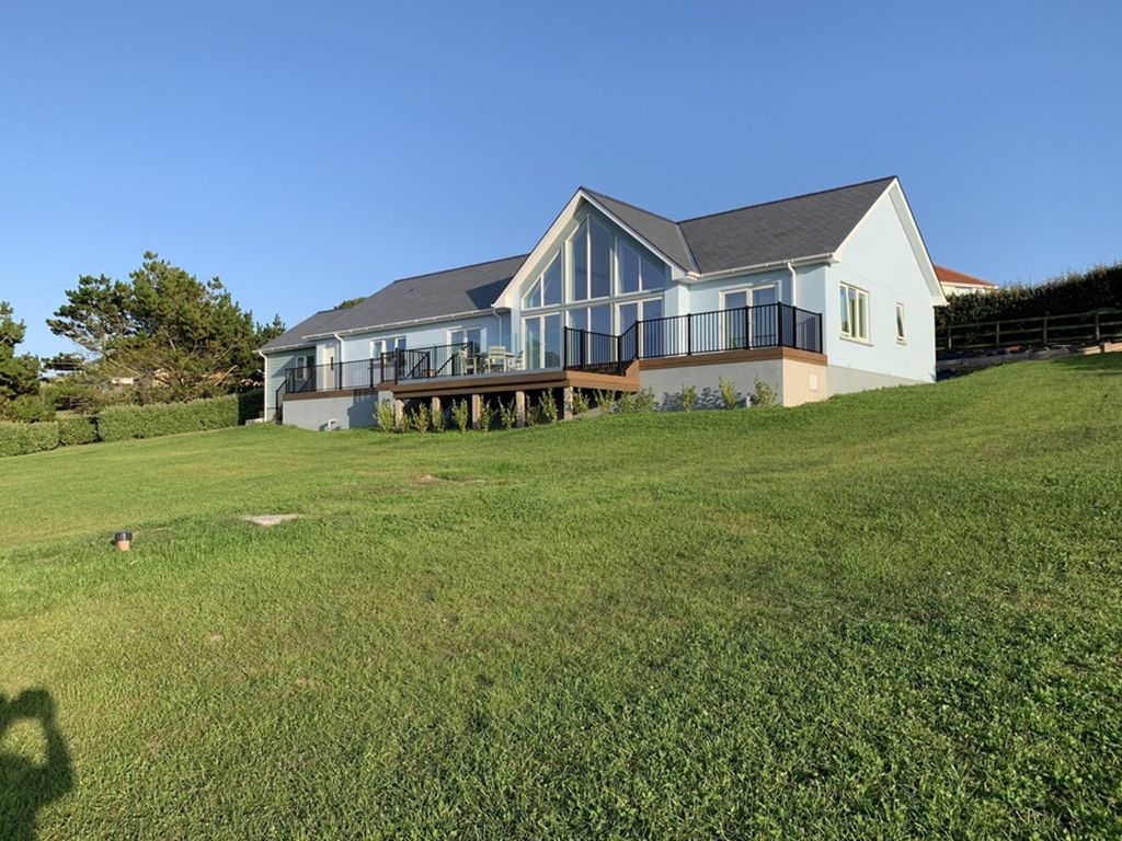 Property photo 1 of 9