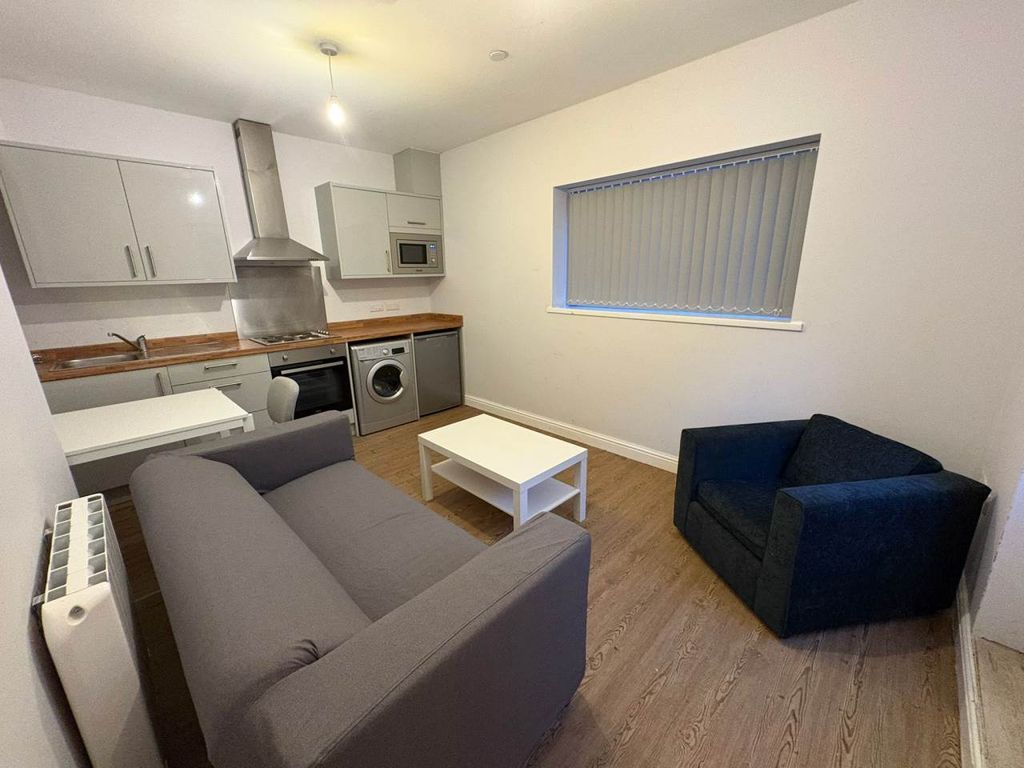 Property photo 1 of 6 Lounge 19A (1)