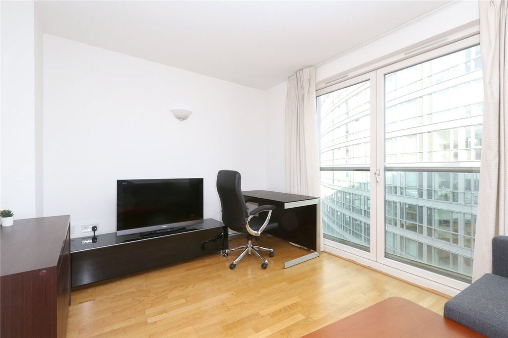 Property photo 2 of 8