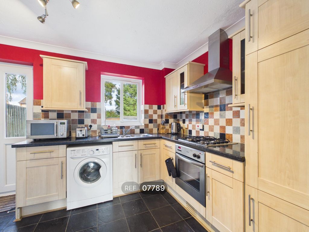 Property photo 2 of 12 Kitchen