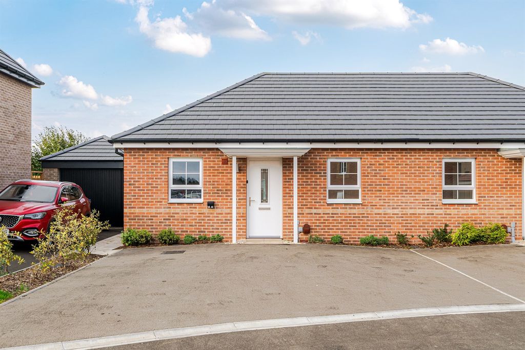 Property photo 1 of 13 External