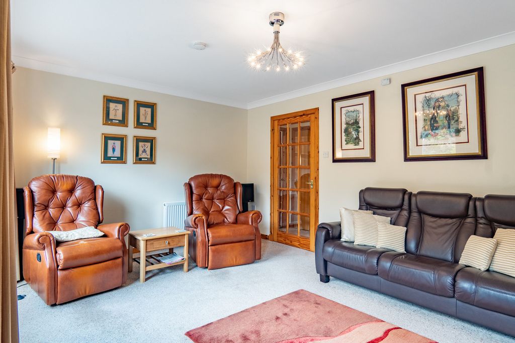Property photo 3 of 45