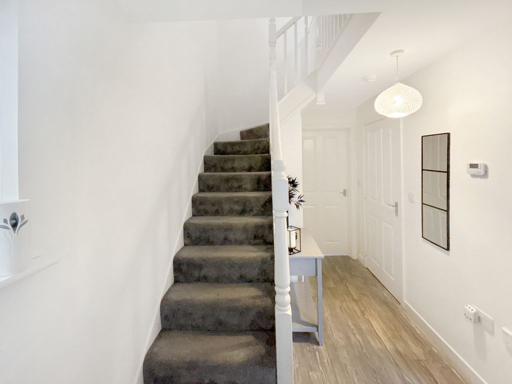 Property photo 3 of 25