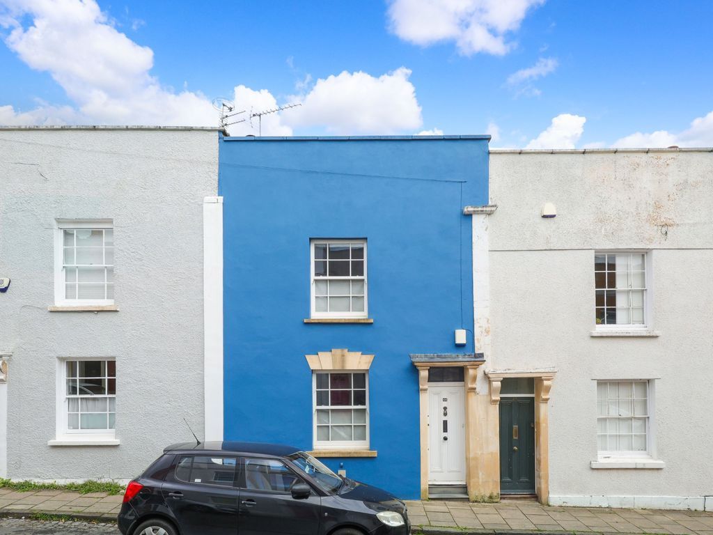 Property photo 1 of 14 External