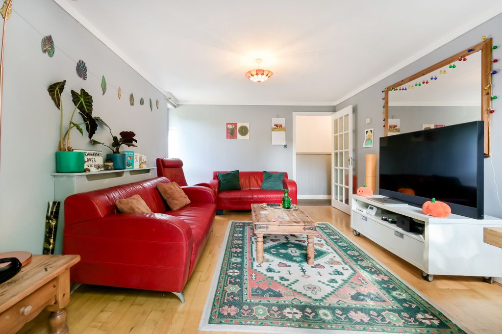 Property photo 2 of 12 Picture No. 20