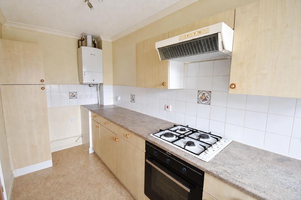 Property photo 3 of 12