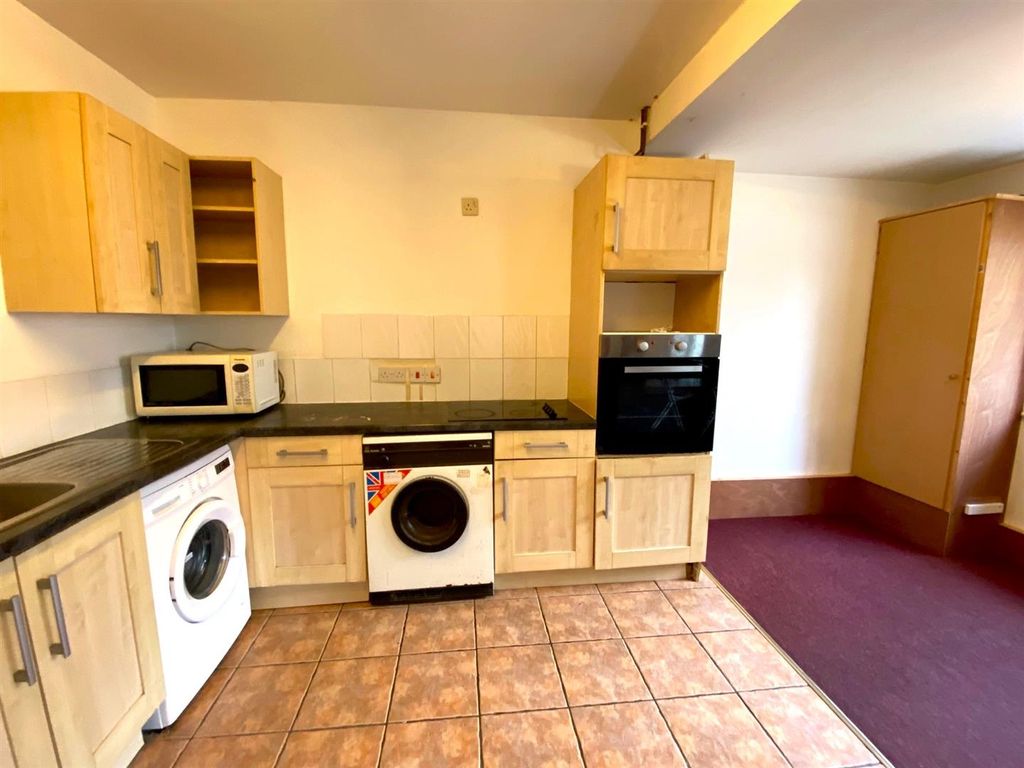 Property photo 3 of 6 Kitchen.Jpg