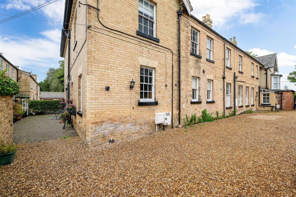 Property photo 1 of 9 5.Jpg